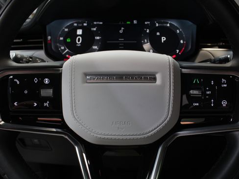 Used 2025 Land Rover Range Rover Sport SE AWD/4WD image 68