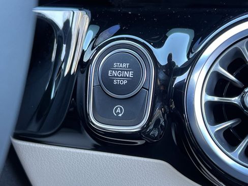 Certified 2025 Mercedes-Benz GLA 250 4MATIC image 31