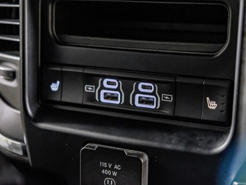 Used 2025 RAM 3500 Laramie AWD/4WD image 31