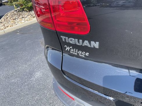 Used 2017 Volkswagen Tiguan Wolfsburg Edition AWD/4WD image 7