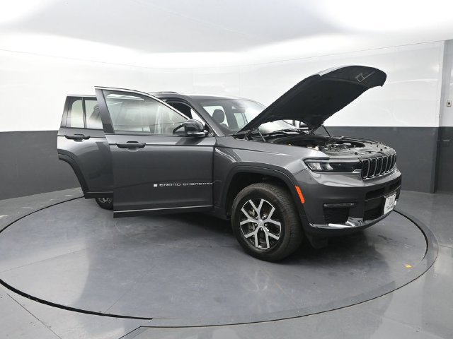 Used 2025 Jeep Grand Cherokee L Limited AWD/4WD image 33