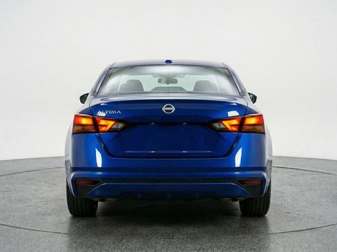 Used 2025 Nissan Altima 2.5 SV image 7