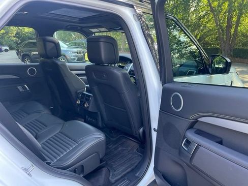 Used 2025 Land Rover Discovery Dynamic SE AWD/4WD image 12