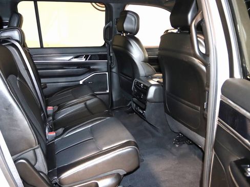 Used 2024 Jeep Wagoneer L Series II w/ Flexible Seating Group image 65