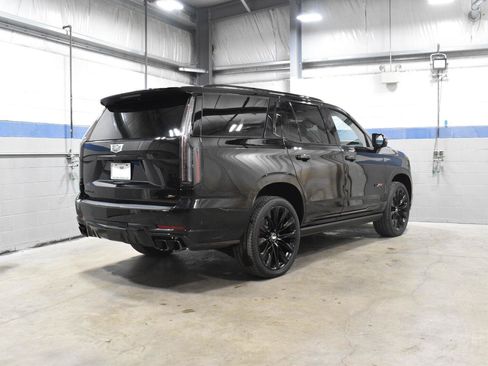 Used 2026 Cadillac Escalade V w/ LPO, ONYX Package AWD/4WD image 29