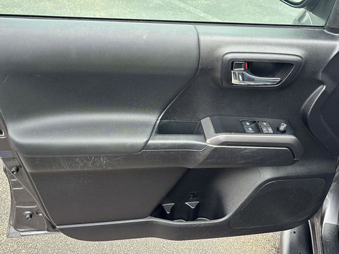 Used 2023 Toyota Tacoma TRD Sport w/ Black Out Package (TMS) AWD/4WD image 6