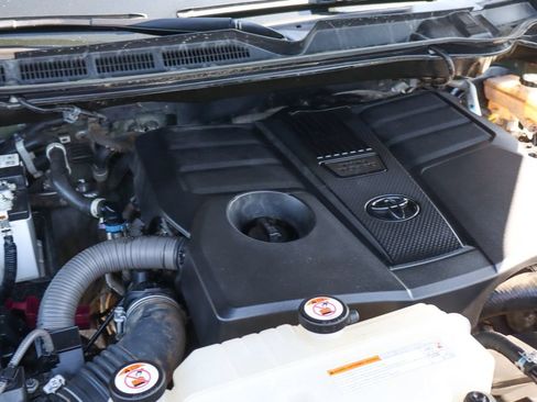 Used 2023 Toyota Tundra Limited w/ TRD Off-Road Package AWD/4WD image 14