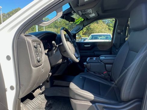 Used 2024 Chevrolet Silverado 1500 W/T w/ Z71 Off-Road Package image 11