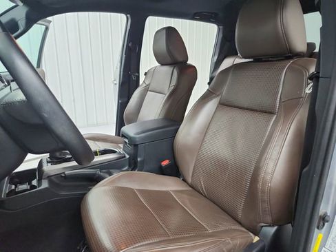 Used 2019 Toyota Tacoma Limited image 19