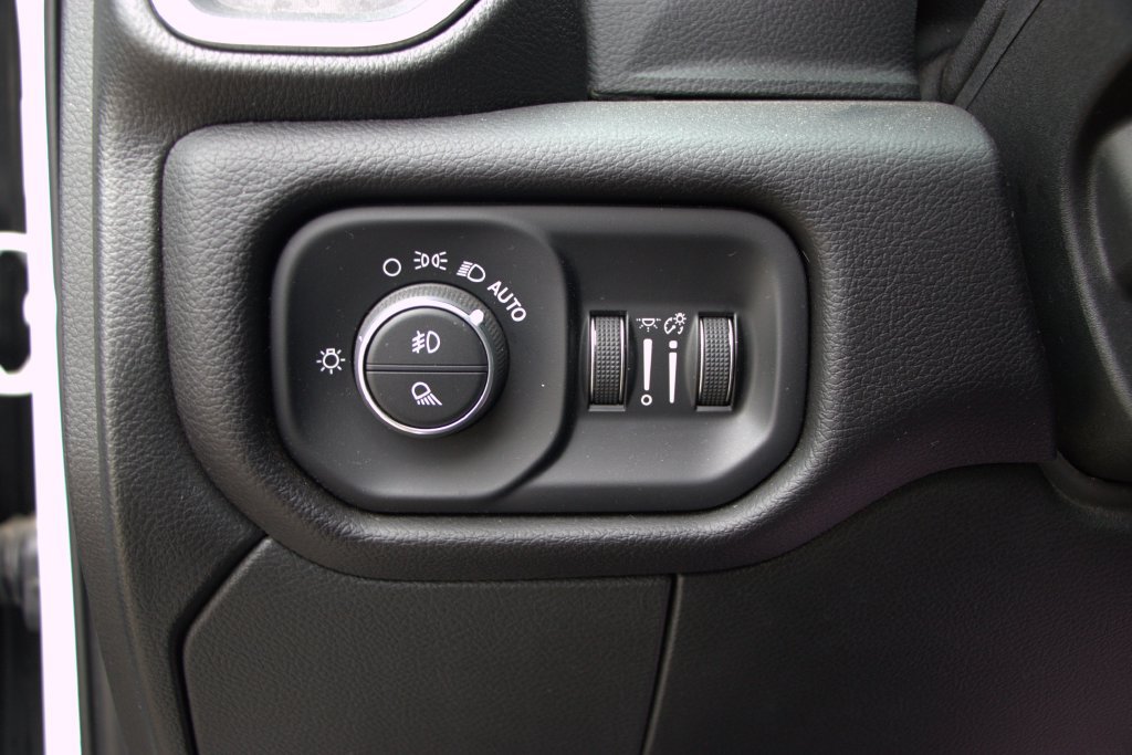 Used 2025 RAM 2500 Laramie w/ Safety Group AWD/4WD image 29