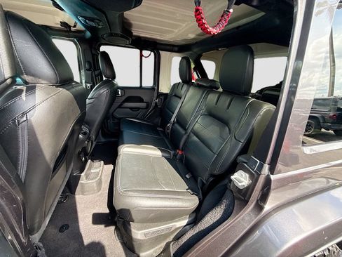 Used 2021 Jeep Wrangler Unlimited Sahara AWD/4WD image 27