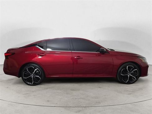 Used 2024 Nissan Altima 2.5 SR image 6