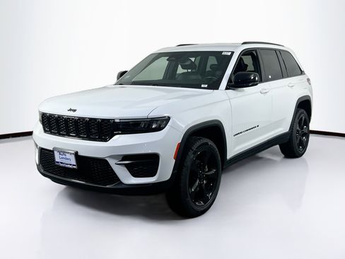 Used 2022 Jeep Grand Cherokee Altitude image 1
