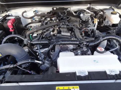 Used 2024 Toyota Tacoma SR image 36