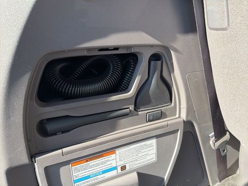 Used 2016 Honda Odyssey SE image 26