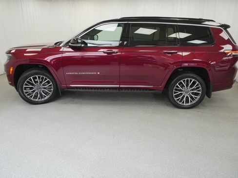 Certified 2025 Jeep Grand Cherokee L Summit AWD/4WD image 15