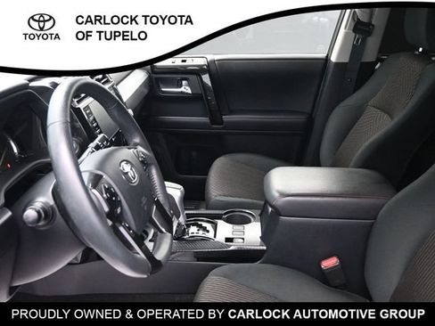 Used 2020 Toyota 4Runner TRD Off-Road AWD/4WD image 11
