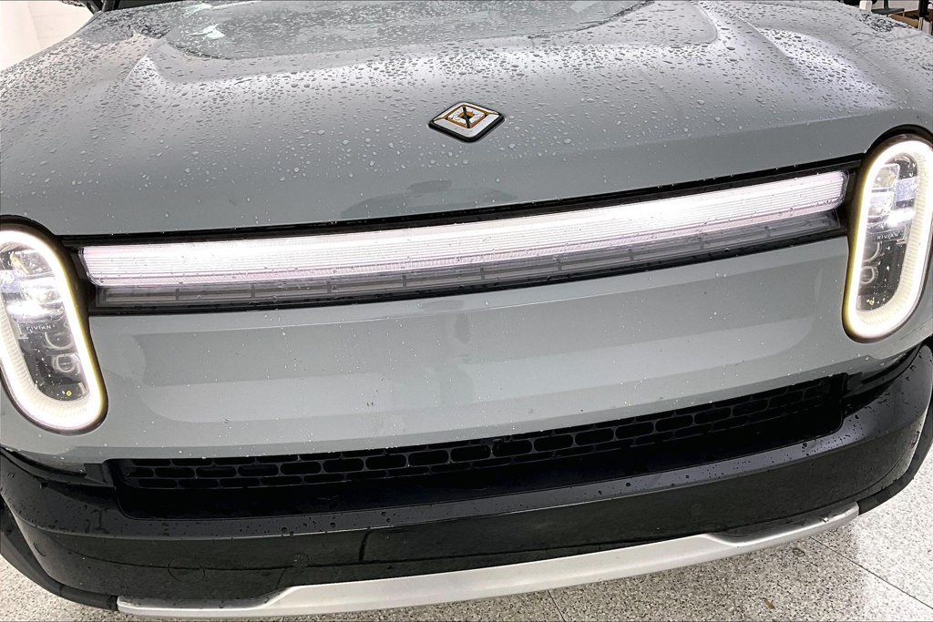 Used 2025 Rivian R1T Adventure Dual AWD/4WD image 35