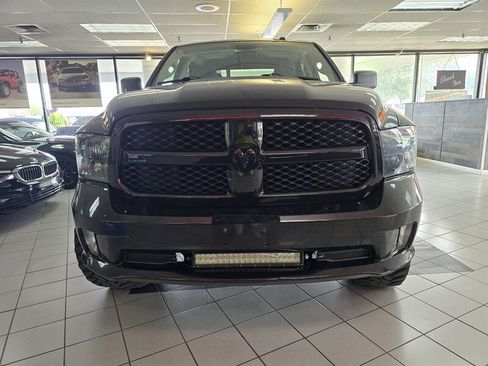Used 2018 RAM 1500 Express w/ Black Ram 1500 Express Group AWD/4WD image 3