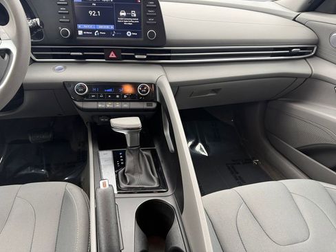 Used 2022 Hyundai Elantra SEL w/ Cargo Package image 11