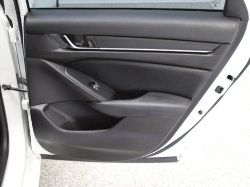 Used 2022 Honda Accord Sport image 34