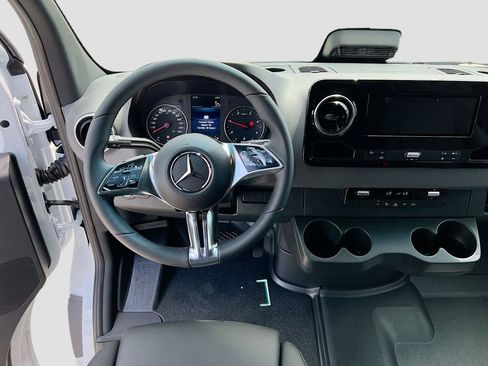 New 2025 Mercedes-Benz Sprinter 2500 image 22