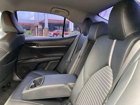 Used 2021 Toyota Camry SE FWD image 11