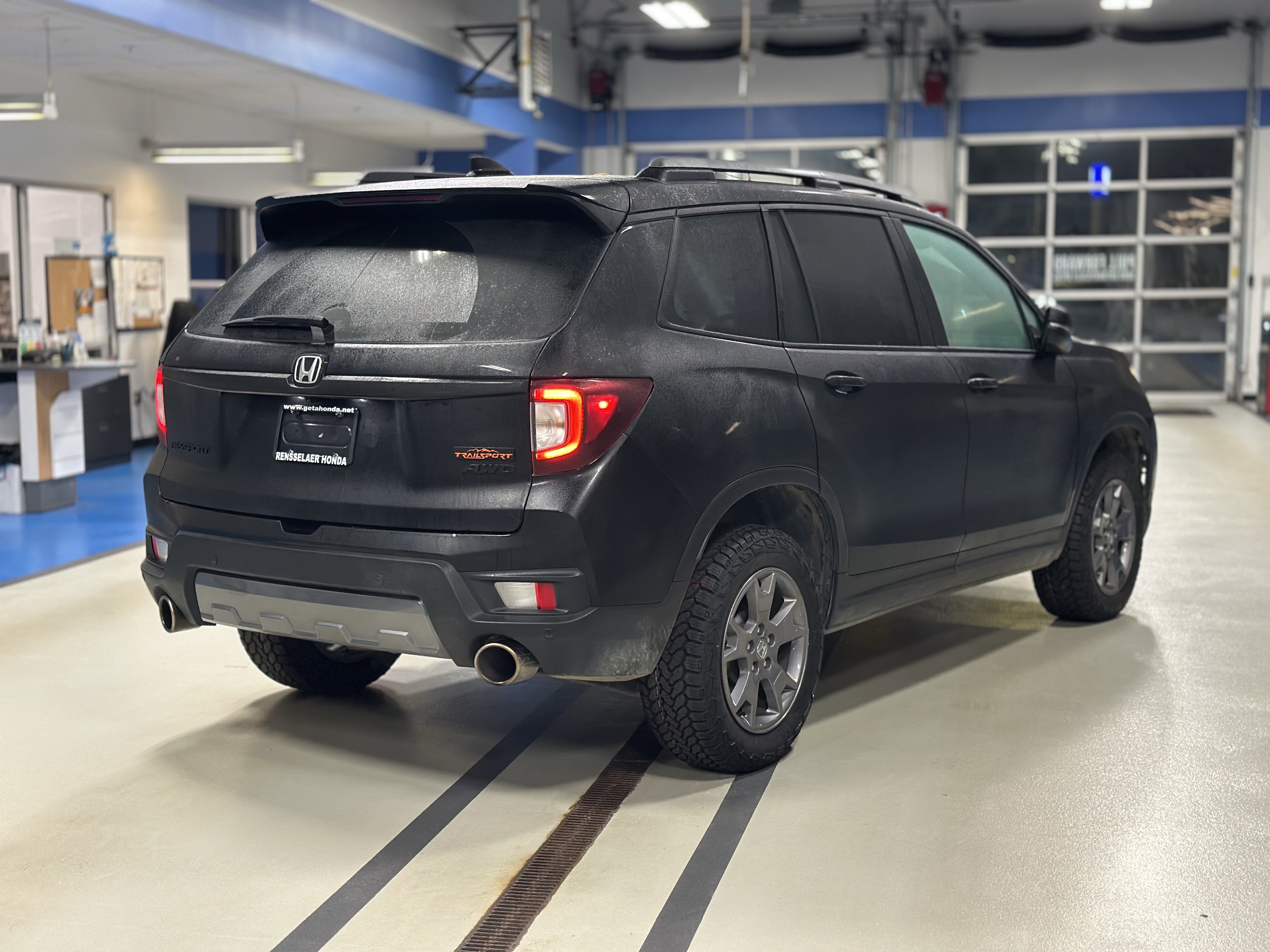 Used 2024 Honda Passport TrailSport image 4