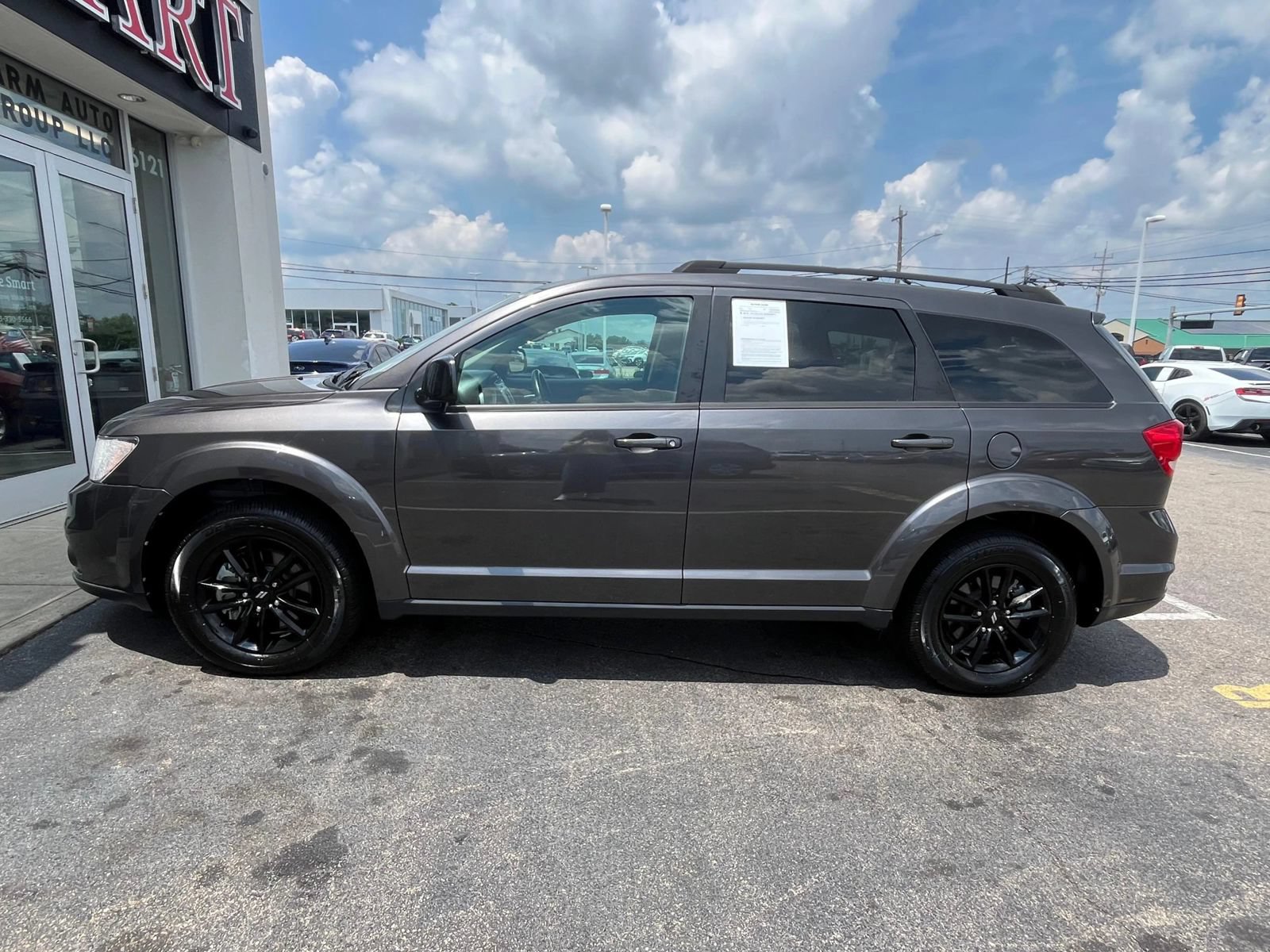 Used 2019 Dodge Journey SE w/ Connectivity Group FWD image 9