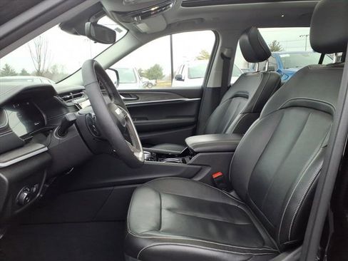 Used 2023 Jeep Grand Cherokee L Limited w/ Black Appearance Package image 24