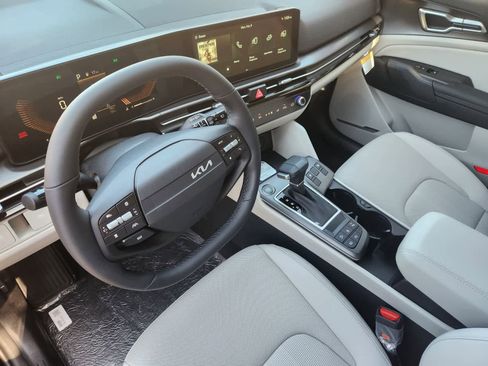 New 2026 Kia Sportage EX AWD/4WD image 2