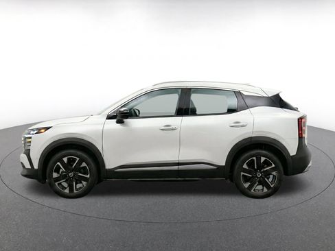 Used 2026 Nissan Kicks SV w/ Cold Weather Package AWD/4WD image 4