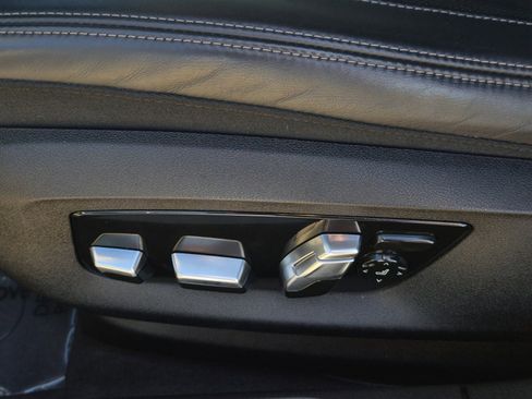 Certified 2022 BMW 750i xDrive w/ Executive Package image 29