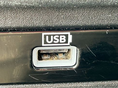 Used 2018 Chrysler Pacifica Touring-L w/ Advanced Safetytec Group FWD image 15