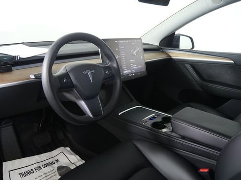 Used 2023 Tesla Model Y Long Range image 12