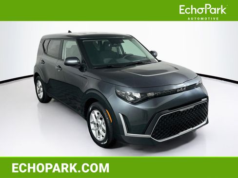 Used 2025 Kia Soul LX w/ LX Technology Package FWD image 1
