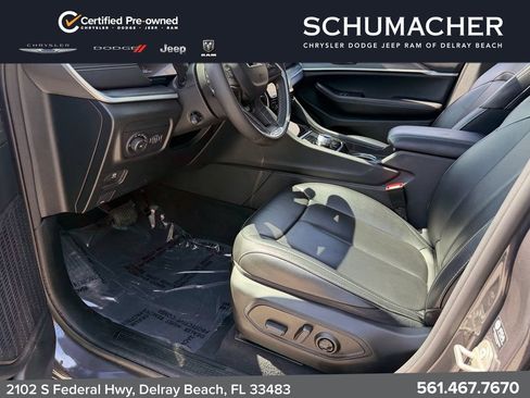 Used 2024 Jeep Grand Cherokee Limited w/ Luxury Tech Group II RWD image 12