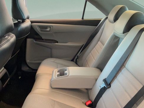 Used 2017 Toyota Camry SE FWD image 28