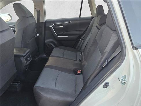 Used 2025 Toyota RAV4 XLE FWD image 15