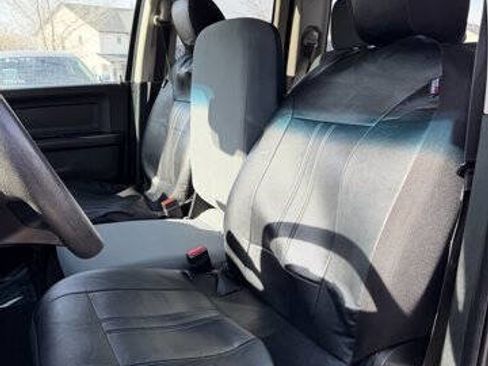 Used 2018 RAM 1500 ST w/ SXT Appearance Group image 13