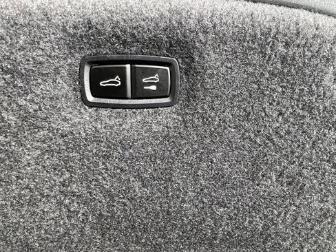 Used 2024 Porsche Taycan 4S image 30