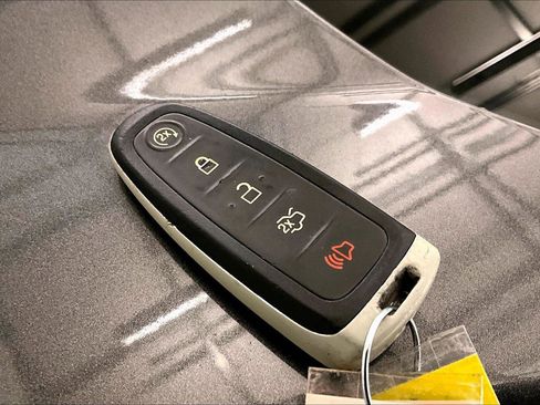 Used 2016 Ford C-MAX Energi SEL w/ Equipment Group 302A image 10