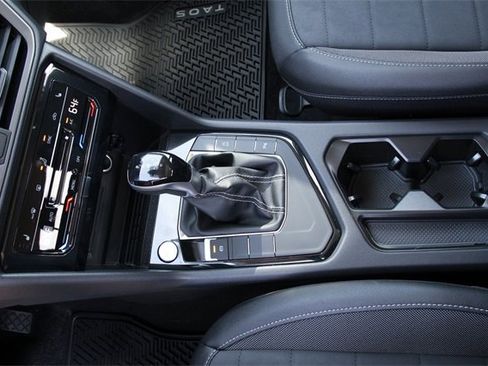 New 2026 Volkswagen Taos SE image 22