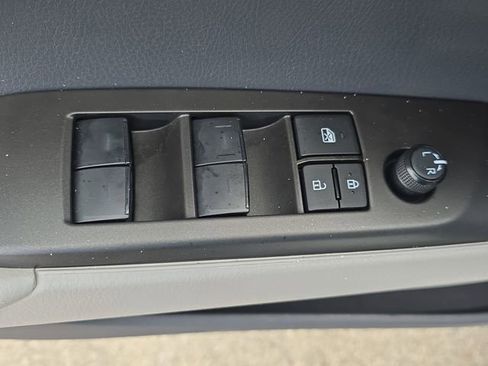 Used 2023 Toyota Camry SE FWD image 27