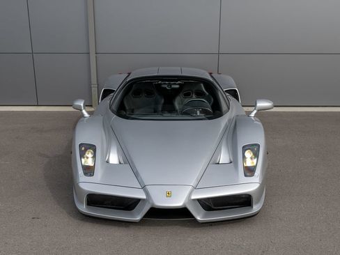 Used 2003 Ferrari Enzo RWD image 4