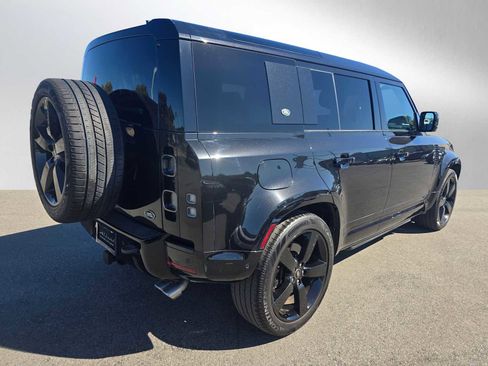 Used 2022 Land Rover Defender 110 V8 image 7