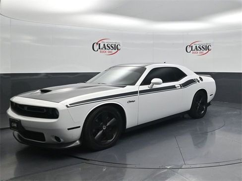 Used 2019 Dodge Challenger R/T w/ Plus Package image 3