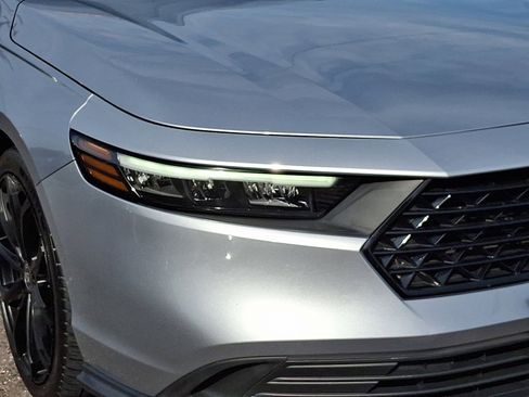 Used 2023 Honda Accord Sport image 9