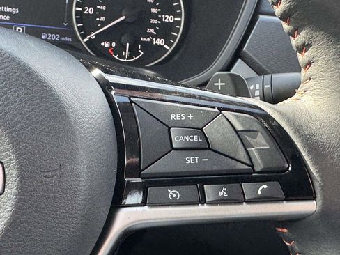 Used 2024 Nissan Altima 2.5 SR image 17