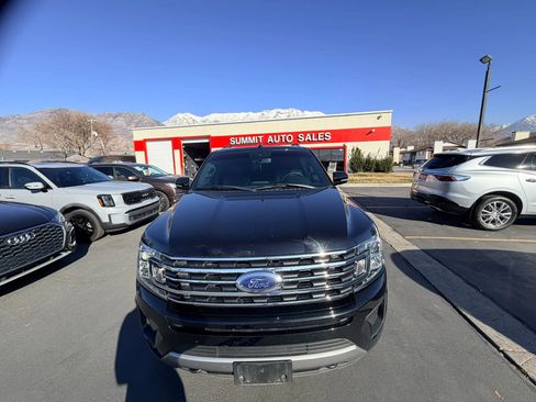 Used 2018 Ford Expedition XLT w/ Equipment Group 202A image 9